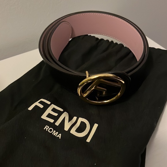 AUTHENTIC Fendi reversible belt - Picture 2 of 4